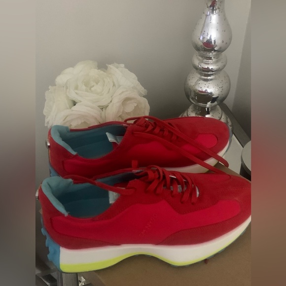 Womens Steve Madden sneaker - Picture 3 of 9